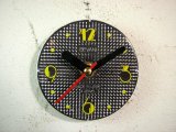 画像: 1960年代頃のロシアのSEVANI・アンティーク・クロックの文字盤の掛時計（丸型・黒色・赤秒針）