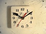 画像: 1960年代頃のロシア・CEBARHN・アンティーク・クロックの文字盤の掛時計（角型・白）
