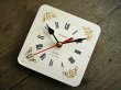 画像3: 1960年代・ロシア・Jantar・アンティーク・クロックの文字盤の掛け時計（角型・白・ローマ数字・赤秒針） (3)