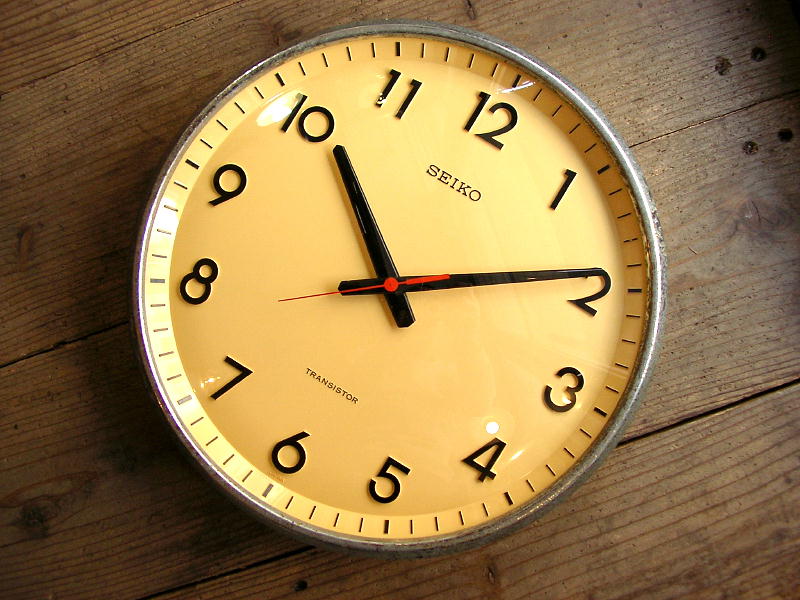 画像: 昔のセイコー・トランジスター・学校用・掛時計・３６cm・初期型が入荷しました。