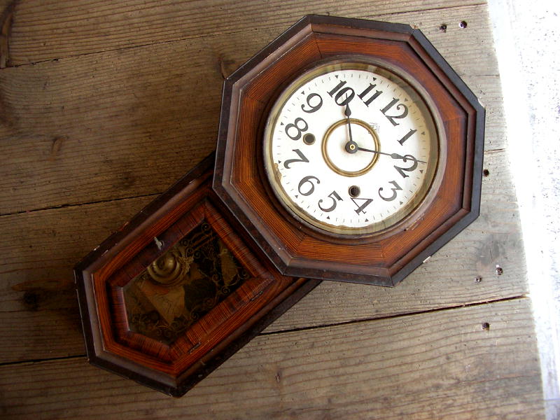 画像:  大正頃のアンティーク・クロックの林時計・名古屋商事・八角・振り子時計（電池式・クォーツ改造）が仕上がりました。