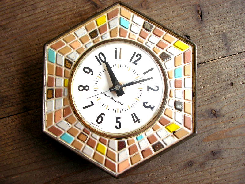 画像: アンティーク・掛け時計のゼネラル・エレクトリック・モザイク・キッチン・クロック・電気時計（電池式・スイープ・クォーツ改造）が仕上がりました。