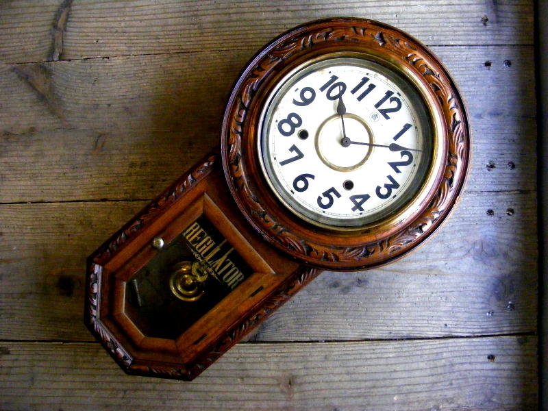 大正頃の古時計の愛知時計・頭丸型・鎌倉彫り・振り子時計（電池式