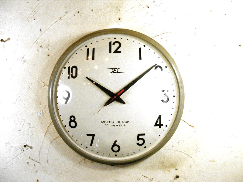 画像: 1960年代のアンティーククロックのJEC・モーター・クロック・7石・カーヴェックス・日本電気時計株式会社（電池式・スイープ・クォーツ改造）が仕上がりました。