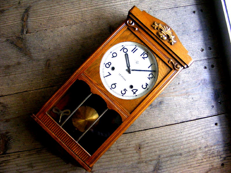 昭和初期頃のアンティーク柱時計の精工舎・振り子時計（電池式