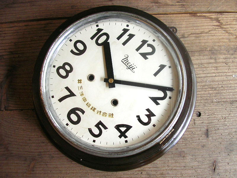画像: 大正頃の明治時計・木製丸時計が入荷しました。