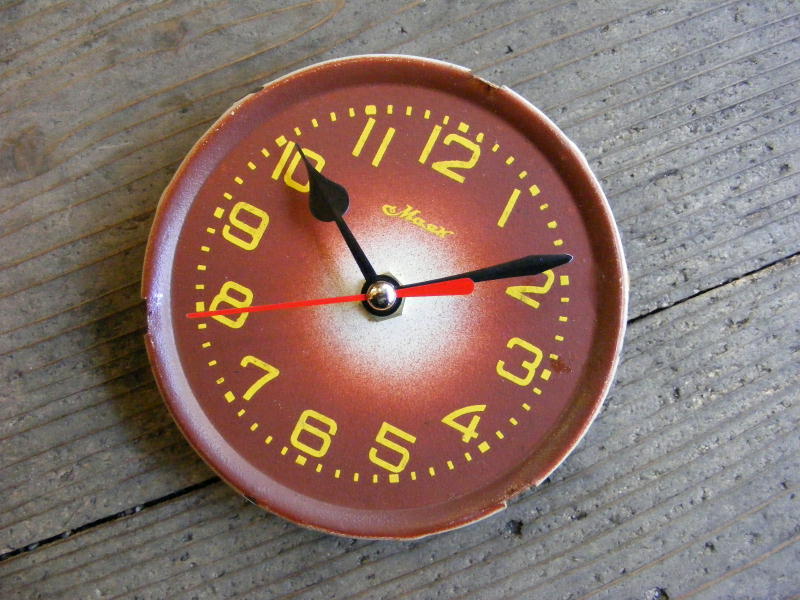 画像3: 1960年代頃・ロシア・Maak・アンティーク・クロック・文字盤・掛時計・エンジ色・電池式・スイープ・クォーツ (3)