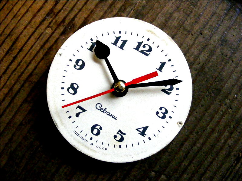画像3: 1960年代頃・ロシア・Cebaru・アンティーク・クロック・文字盤・掛時計（丸型・白） (3)